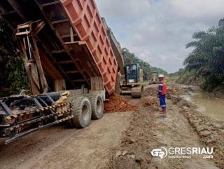 Perbaiki Jalan di Tapung Bentuk Kontribusi Nyata PHR