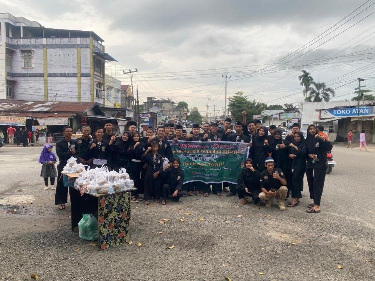 PSHT Ranting Kuantan Tengah Bagikan Takjil Dan Santuni Anak Yatim