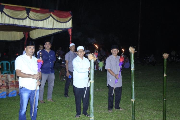 Menyambut Hari Raya  Idul  Adha 1445 Hijriah, Desa Pembatang dan Desa Padang Kunik Gelar Pawai Obor dan Takbir Keliling 