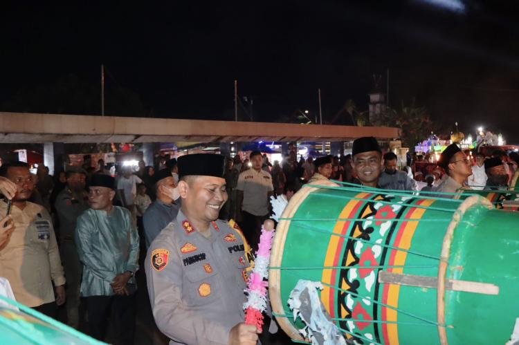 Personil Gabungan Polres Kuansing Amankan Pawai Malam Takbiran Hari Raya Idul Adha 1445 H/2024 M di Kabupaten Kuansing
