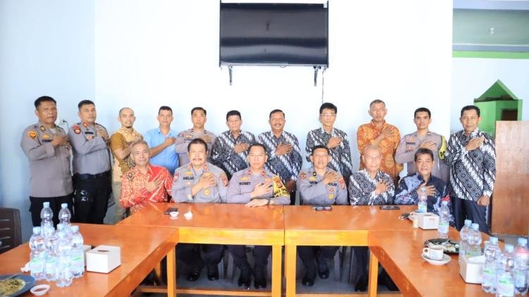 Polres Kuansing Gelar Jum’at Curhat Bersama Purnawirawan Polri di Kabupaten Kuansing