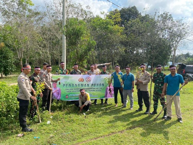 Polsek Cerenti Melaksanakan Kegiatan Penanaman Pohon Dalam Rangka Peringatan Hari Bhayangkara ke-78