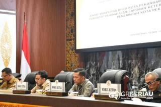 Paripurna DPRD Pekanbaru Terkait Laporan Panitia Khusus Bahas LKPJ Pemko Tahun 2023