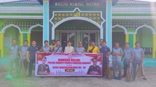 Sampena HUT Bhayangkara Ke 78 Polsek Cerenti Adakan Bakti Religi Di Masjid Asmaul Husna