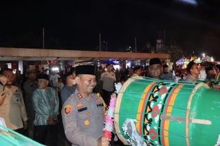 Personil Gabungan Polres Kuansing Amankan Pawai Malam Takbiran Hari Raya Idul Adha 1445 H/2024 M di Kabupaten Kuansing