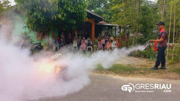 Damkar Pekanbaru Edukasi Pencegahan dan Bahaya Kebakaran di Tengah Masyarakat