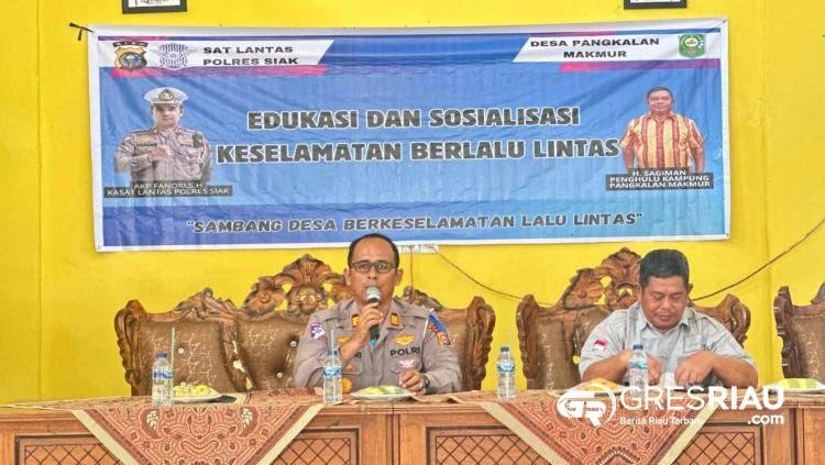 Masyarakat Kampung Pangkalan Makmur Disambangi Satlantas Polres Siak, Dalam Rangka Operasi Patuh Lancang Kuning 2024