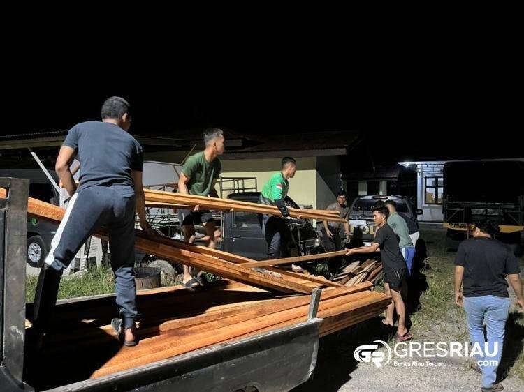 Polres Kampar Segel 11 Shawmill Di Salo dan Kampar Kiri, Temukan Tumpukan Kayu !