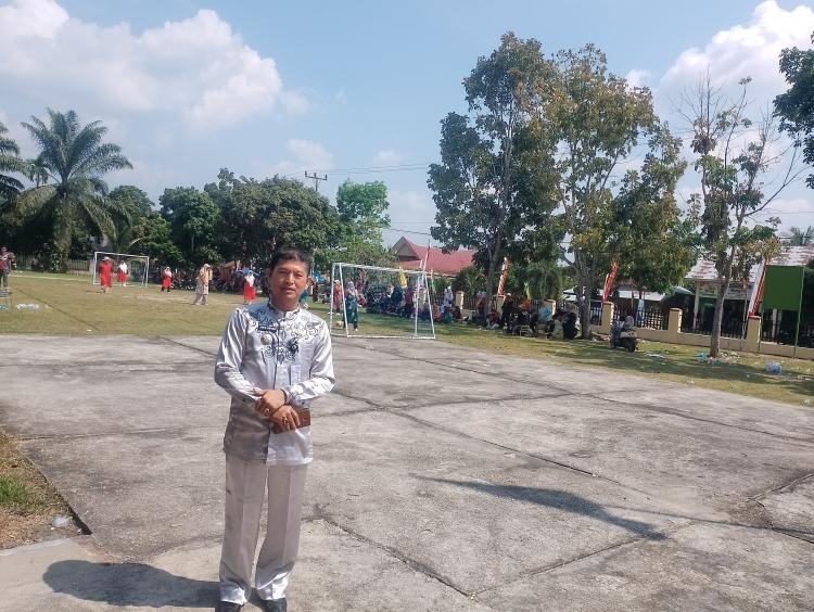 Sebelum HUT RI ke 79, Kecamatan Logas Tanah Darat Mengadakan Bermacam Lombah Kegiatan di Halaman Kantor Camat Dalam Rangka Peringatan 17 Agustus 