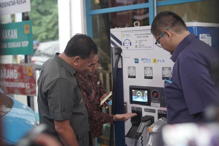 Kapolres Kuansing Hadiri Peresmian Stasiun Pengisian Kendaraan Listrik Umum Pertama di Kabupaten Kuansing