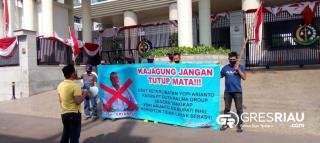 LP-KPK Demo di Depan Kejagung Minta Segera Tangkap Yopi Arianto