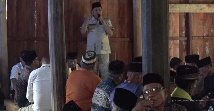 Bupati Kuantan Singingi Menghadiri Acara Audensi  Di Desa Simandolak Dan Juga Peresmian Balai Adat di Desa Simandolak