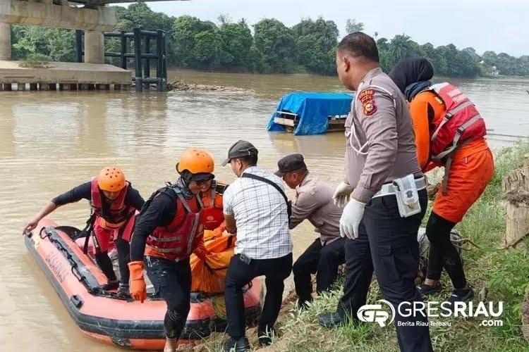 Hilang Saat Mancing Ikan Di Sungai dan Ditemukan Tak Bernyawa, Polsek Kampar Kiri Hilir : Sudah Diserahkan Ke Keluarga