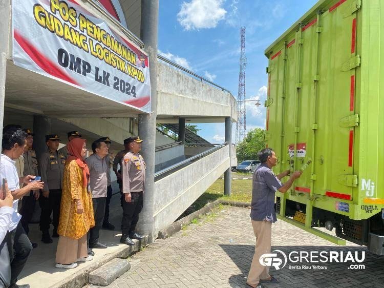 Surat Suara Pilkada  Kampar Tiba di Gudang KPU