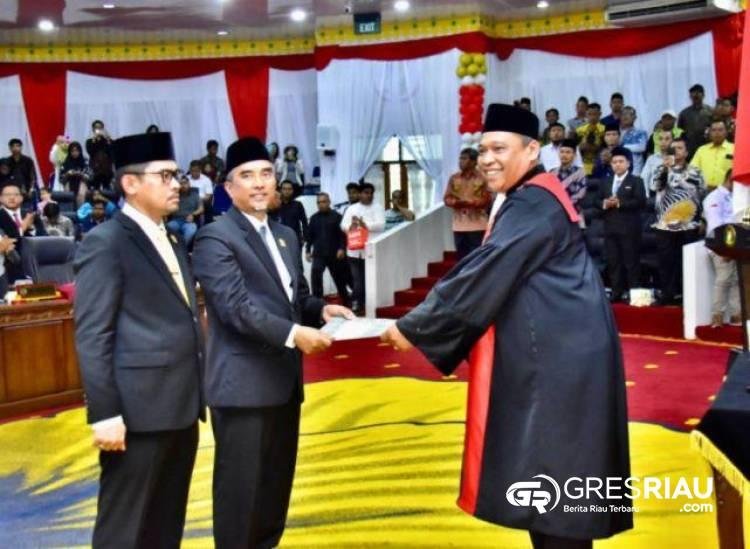 Resmi ! Ahmad Taridi dan Iib Nursaleh Ucap Sumpah Sebagai Ketua dan Wakil DPRD Kampar 2024-2029