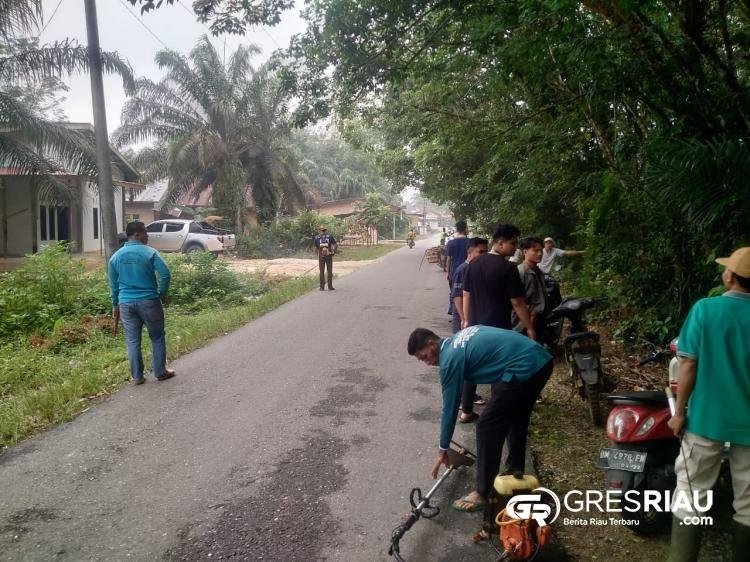 Rocki Rossy Sebut Rutinitas Gotong Royong Desa Sungai Paku, Peran Bersama Untuk Desa Lebih Baik !