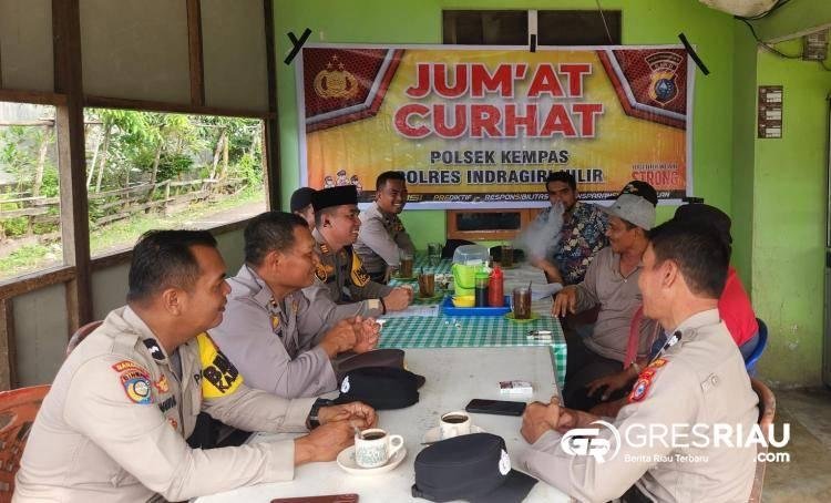 Jumat Curhat, Kapolsek Kempas Wujudkan Kamtibmas Kondusif Jelang Tahun Baru 2025