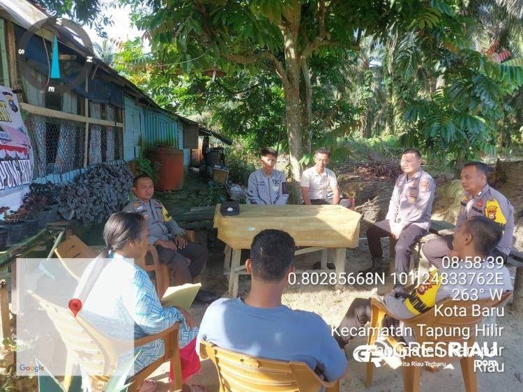 Jumat Curhat di Desa Kota Garo, Polsek Tapung Hilir  Dengarkan  Keluhan  Masyarakat  dan  Berikan  Solusi