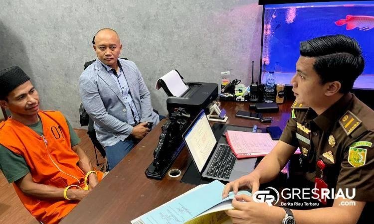 Oknum Kades Deras Tajak Kampar Kiri Hulu Tersandung Korupsi Tahun Anggaran 2019 Ditahan Kejari Kampar