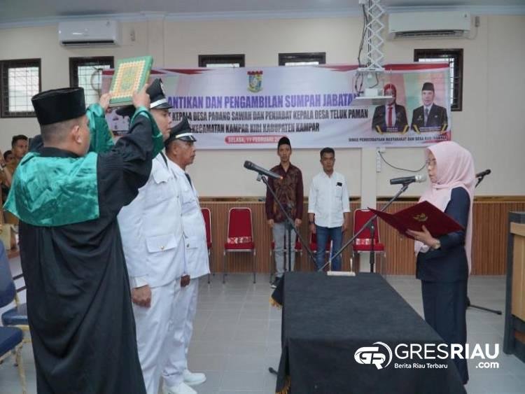 Dua ASN di Kampar Kiri di Lantik dan di Sumpah Jabatan Kepala Desa : Mampu Bagi Waktu dan Tugas Pokok !