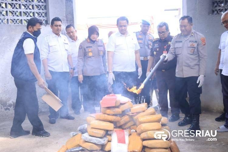 Direktorat Reserse Narkoba Polda Lampung Musnahkan Barang Bukti Narkotika Senilai Rp 10,7 Miliar