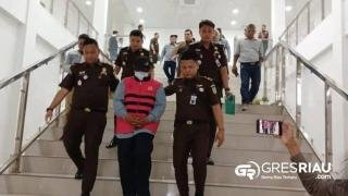 Kades Kenakan Rompi Pink, Modus Belanja Fiktif, Kurangi Volume Kegiatan dan Pajak Tak Disetor !