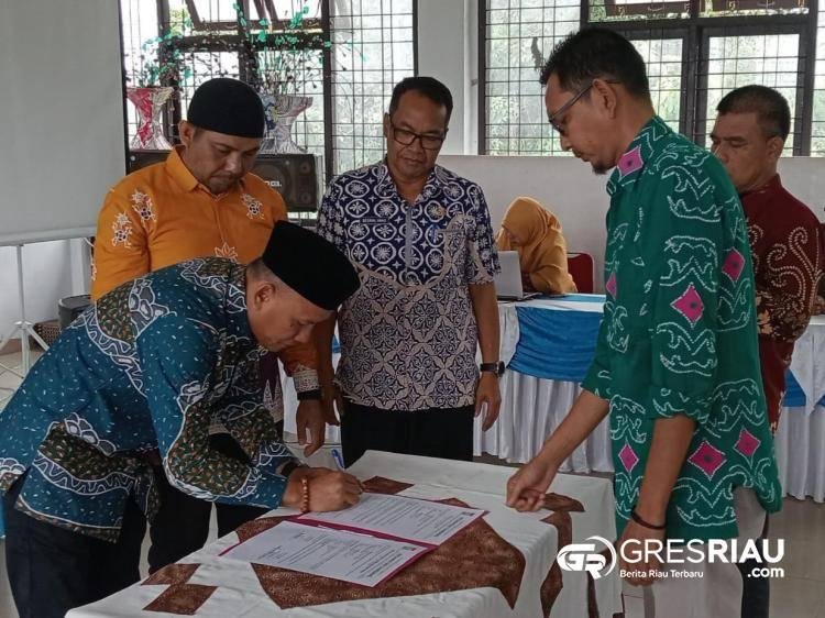 Irwan AR Resmi Jabat Plt. Camat Tambang, Gantikan Tengku Said Hidayat