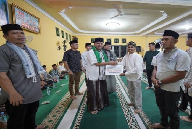 Gelar Safari Ramadhan.  Bupati Kuansing:  Bersama Rombongan Melaksanakan Safari Ramadhan di Masjid Al-Hafzhah Desa Pembatang Kecamatan Pangean