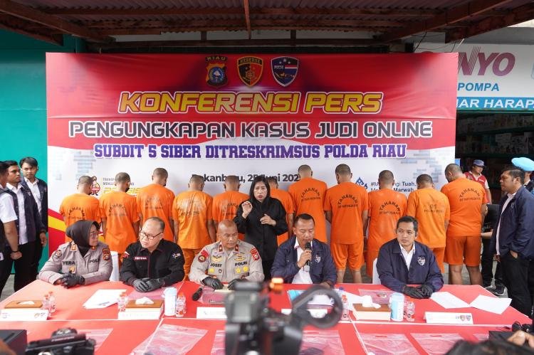 Polda Riau Tangkap 12 Pelaku Judi Online di Pekanbaru*