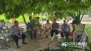 Bhabinkamtibmas Gunung Sari dan Gunung Mulya Sambangi Warga, Sampaikan Pesan Kamtibmas!
