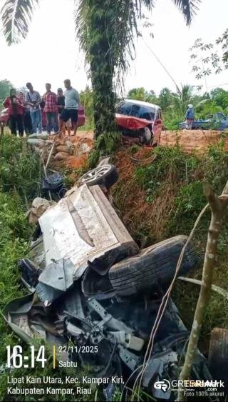 Avanza Terbalik di Jalan Lintas Pekanbaru-Lipat Kain, 1 Luka Parah?