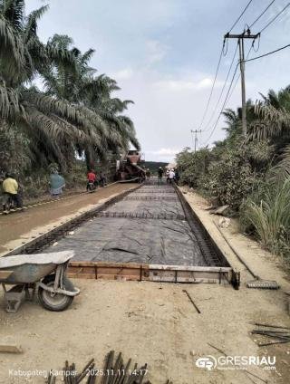 PT YBS Perbaiki Jalan Rusak, Masyarakat Apresiasi