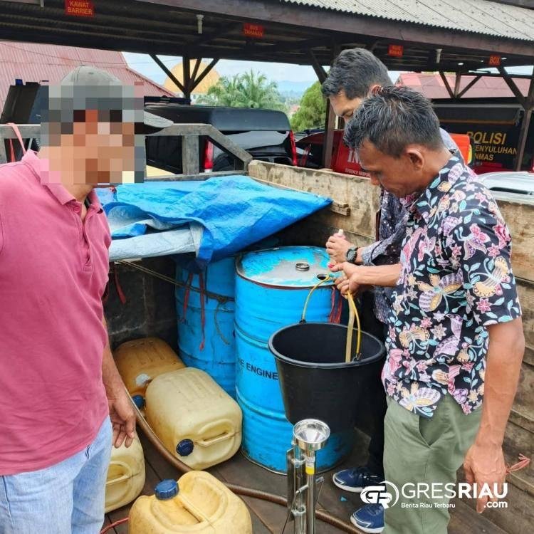 POLRES SIJUNJUNG AMANKAN PELAKU PENYALAHGUNAAN BBM BERSUBSIDI JENIS BIO SOLAR 