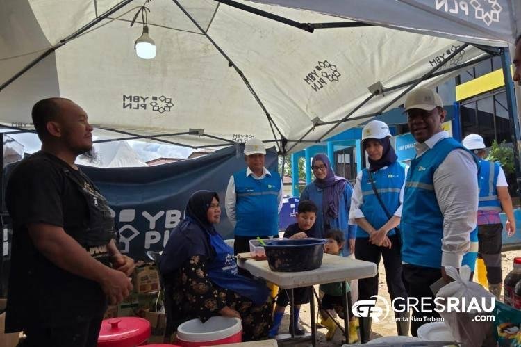 Direksi dan Relawan PLN Turun Langsung Pastikan Percepatan Pemulihan Fasilitas Umum di Aceh