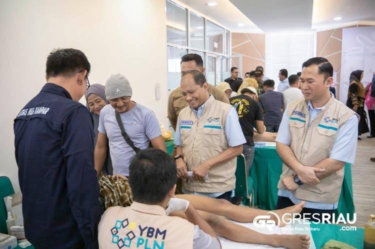 WUJUDKAN GENERASI SEHAT, YBM PLN UID RKR KHITAN 105 ANAK YATIM DAN DHUAFA DI KAMPAR