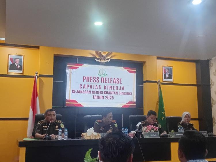 Gelar  Press Release  Akhir Tahun, Kejaksaan Negeri Kuantan Singingi Paparkan Capaian Kinerja Tahun 2025