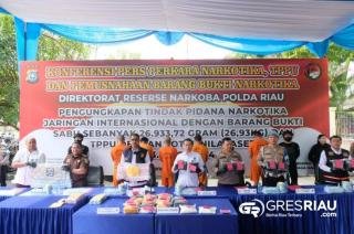 Polda Riau Musnahkan Aset Jaringan Narkoba Internasional, Sita Rp3 Miliar dan Mobil Mewah