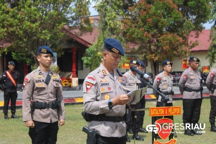 Danyon A Pelopor Satbrimobda Riau Sambut Baja Taja Angkatan 52 & 53 dengan Upacara Tradisi