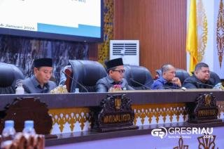 Jawaban Pemko atas Pandangan Fraksi DPRD Pekanbaru Disampaikan dalam Paripurna