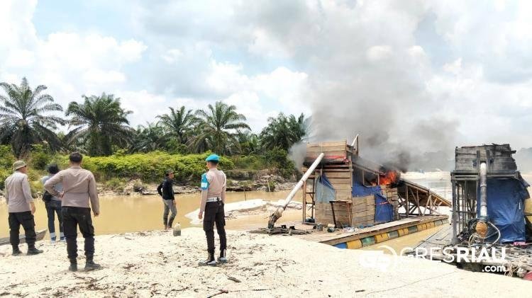 Polsek Kampar Kiri Lakukan Penindakan Tegas Penambangan Emas Tanpa Izin di Sungai Tesso   