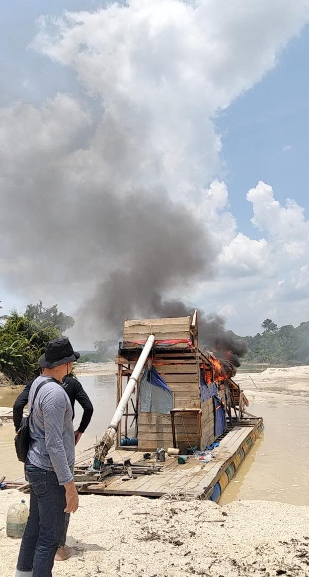 Polsek Kampar Kiri Tindak Tegas PETI di Aliran Sungai Tesso,Dusun Kuran, Desa Gunung Sahilan, Kecamatan Gunung Sahilan