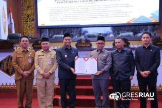 Wawako Markarius Ikuti Rapat Paripurna DPRD Pekanbaru, Tiga Agenda Strategis Dibahas