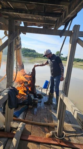 Polsek Benai Tertibkan PETI di Gunung Kesiangan, Satu Unit Rakit Dimusnahkan