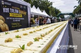 Pemko Pekanbaru Libatkan UMKM dalam Festival Kue Talam Durian Sepanjang 1 Kilometer