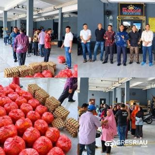 Rayakan Usia ke-11, New Paragon Pekanbaru Berbagi Sembako kepada Warga
