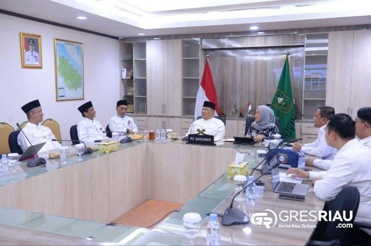 Pemprov Riau dan KADIN Jajaki Pengembangan Pelabuhan Buruk Bakul