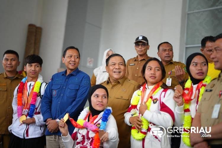 Kepulangan Empat Atlet Riau Peraih 9 Medali Disambut Plt Gubri